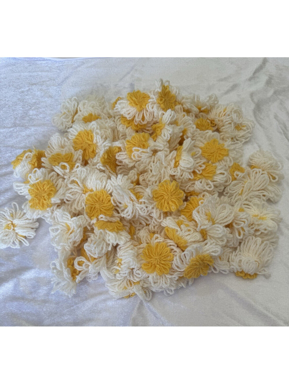 Daisy Loom Flowers 120 Daisies Ready Made For Projects White & Yellow